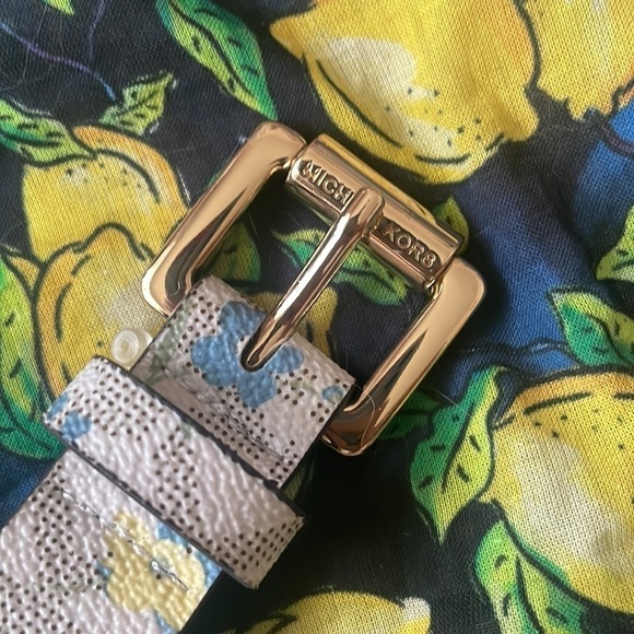 Brand New Michael Kors Vanilla w/ Blue & Yellow Flowers Belt Bag Fanny Pack - Picture 10 of 14